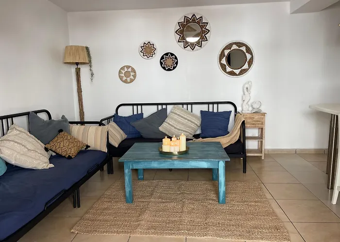 Port Royal Apartments, Heated Pool, Speed Wifi, Terrace