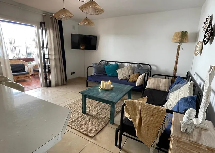 Port Royal Apartments, Heated Pool, Speed Wifi, Terrace