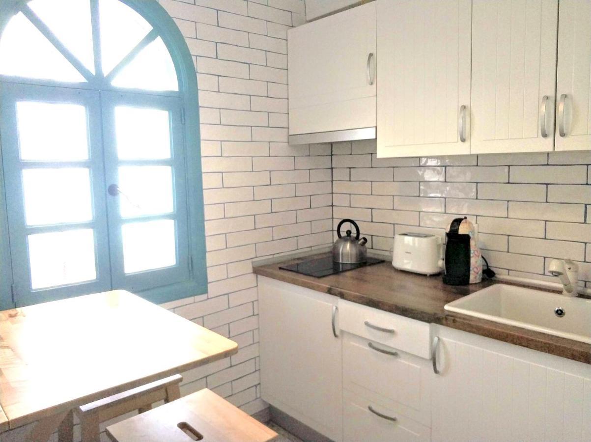 Port Royal Apartments, Heated Pool, Speed Wifi, Terrace Apartment